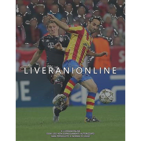 firo Fu§ball,Fussball, 19.09.2012 Uefa Champions League, Saison 2012/2013 Gruppenphase, 1. Spieltag, FC Bayern MŸnchen, Muenchen, FCB - Valencia CF, 2 : 1, Zweikampf, Bastian Schweinsteiger, Bayern, links, rechts, Adil Rami, Valencia CF, $worldrightsEs gelten unsere AGB, einsehbar auf www.firosportphoto.de copyright by firo sportphoto: Coesfelder Str.207 48249 DŸlmen www.firosportphoto.de mail@firosportphoto.de (V o l k s b a n k B o c h u m - W i t t e n ) BLZ.: 430 601 29 Kt. Nr.: 341 117 100 Tel:Ê 02594 - 9916004 Fax:Ê02594 - 9916005 AG ALDO LIVERANI S A S ONLY ITALY