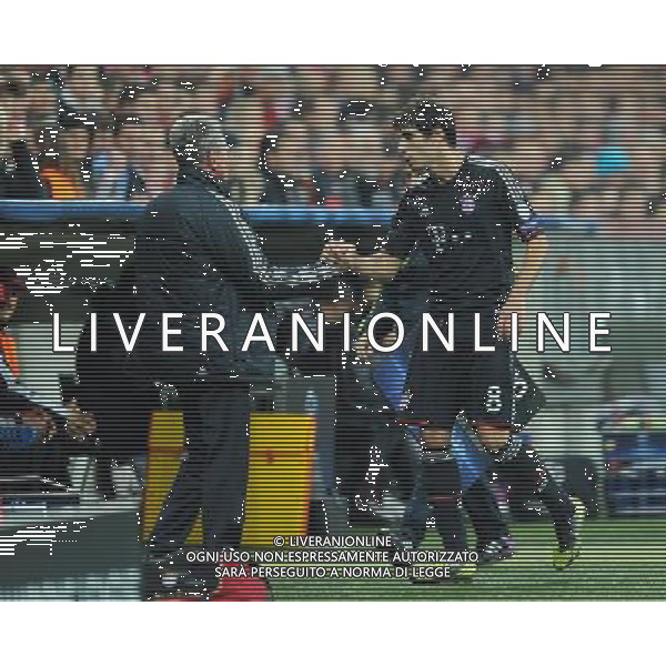 firo : FuÃŸball,Fussball, Champions League 19.09.2012 Saison 2012/2013 FCB FC Bayern MÃ¼nchen Muenchen Valencia CF auswechslung FCB Javi Martinez, FCB Trainer Jupp Heynckes, Gestik, Geste $worldrights Es gelten unsere AGB, einsehbar auf www.firosportphoto.de copyright by firo sportphoto: Coesfelder StraÃŸe 107Â  48249 DÃ¼lmen (Duelmen) www.firosportphoto.de mail@firosportphoto.de (V o l k s b a n k B o c h u m - W i t t e n ) BLZ.: 430 601 29 Kt. Nr.: 341 117 100 Tel:Â  02594 - 9916004 Fax:Â  02594 - 9916005 AG ALDO LIVERANI S A S ONLY ITALY