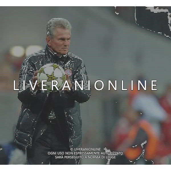 firo : FuÃŸball,Fussball, Champions League 19.09.2012 Saison 2012/2013 FCB FC Bayern MÃ¼nchen Muenchen Valencia CF 2:1 Einzelaktion, FCB Trainer Jupp Heynckes $worldrights Es gelten unsere AGB, einsehbar auf www.firosportphoto.de copyright by firo sportphoto: Coesfelder StraÃŸe 107Â  48249 DÃ¼lmen (Duelmen) www.firosportphoto.de mail@firosportphoto.de (V o l k s b a n k B o c h u m - W i t t e n ) BLZ.: 430 601 29 Kt. Nr.: 341 117 100 Tel:Â  02594 - 9916004 Fax:Â  02594 - 9916005 AG ALDO LIVERANI S A S ONLY ITALY