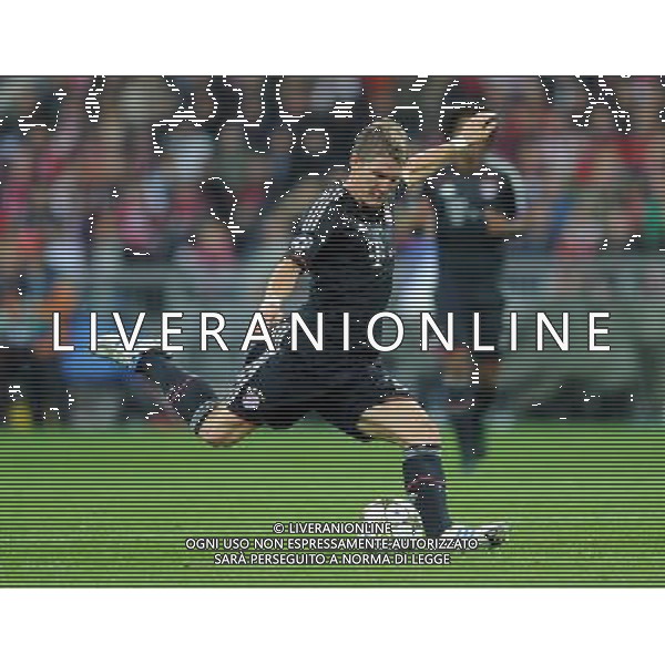 firo : FuÃŸball,Fussball, Champions League 19.09.2012 Saison 2012/2013 FCB FC Bayern MÃ¼nchen Muenchen Valencia CF 2:1 FCB Bastian Schweinsteiger, Einzelaktion, schuss $worldrights Es gelten unsere AGB, einsehbar auf www.firosportphoto.de copyright by firo sportphoto: Coesfelder StraÃŸe 107Â  48249 DÃ¼lmen (Duelmen) www.firosportphoto.de mail@firosportphoto.de (V o l k s b a n k B o c h u m - W i t t e n ) BLZ.: 430 601 29 Kt. Nr.: 341 117 100 Tel:Â  02594 - 9916004 Fax:Â  02594 - 9916005 AG ALDO LIVERANI S A S ONLY ITALY