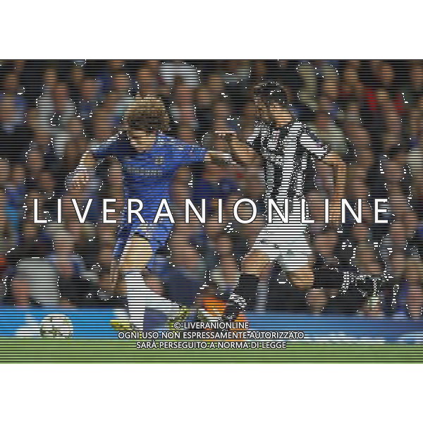 Chelsea\'s David Luiz battles with Juventus\' Mirko Vucinic Football - UEFA Champions League Group E - Chelsea v Juventus - Wednesday 19th September 2012 - Stamford Bridge - London © CameraSport - 43 Linden Ave. Countesthorpe. Leicester. England. LE8 5PG - Tel: +44 (0) 116 277 4147 - admin@camerasport.com - www.camerasport.com AG ALDO LIVERANI S A S ONLY ITALY