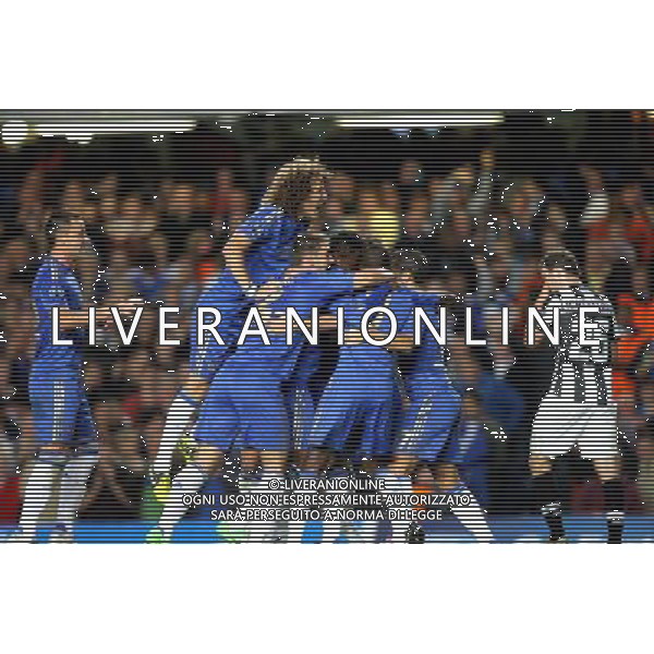 Chelsea\'s Oscar celebrates scoring his sides first goal 1-0 Football - UEFA Champions League Group E - Chelsea v Juventus - Wednesday 19th September 2012 - Stamford Bridge - London © CameraSport - 43 Linden Ave. Countesthorpe. Leicester. England. LE8 5PG - Tel: +44 (0) 116 277 4147 - admin@camerasport.com - www.camerasport.com AG ALDO LIVERANI S A S ONLY ITALY