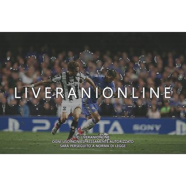 Juventus Claudio Marchisio battles with Chelsea\'s Eden Hazard Football - UEFA Champions League - Group E - group stage - Chelsea London v Juventus - 19th September 2012 - Stamford Bridge - London - UK Foto: Michal Zemanek / dla Newspix.pl --- Newspix.pl AG ALDO LIVERANI S A S ONLY ITALY *** Local Caption *** www.newspix.pl mail us: info@newspix.pl call us: 0048 022 23 22 222 --- Polish Picture Agency by Ringier Axel Springer Poland