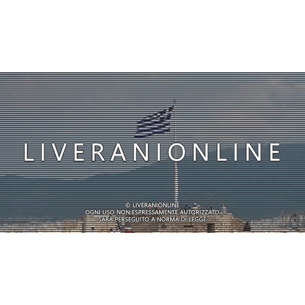 Tourists visit the Acropolis in Athens,ÊGreece, 19ÊSeptember 2012. The Parthenon is the temple for goddess of city, Athena. Photo: Maurizio Gambarini ©photoshot/AGENZIA ALDO LIVERANI SAS - ITALY ONLY - Vedute panoraniche dell\'Acropoli di Atene, Grecia, il 19 settembre 2012. Il Partenone e\' il tempio della dea della citta\', Atena.