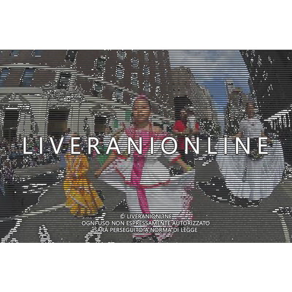A folk dancing troupe performs on Madison Avenue in New York on Sunday, September 16, 2012 in the annual Mexican Independence Day Parade. The parades that take place from the spring into the fall in New York celebrate the cultural diversity of the city. (å Richard B. Levine) ©photoshot/AGENZIA ALDO LIVERANI SAS - ITALY ONLY - Marcia dell\'orgoglio ispanico durante la parata annuale messicana sulla Madison Avenue a New York 16 SETTEMBRE 2012