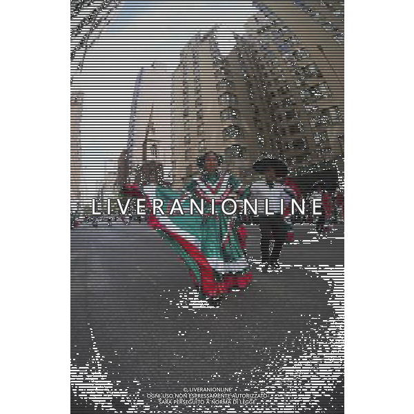 A folk dancing troupe performs on Madison Avenue in New York on Sunday, September 16, 2012 in the annual Mexican Independence Day Parade. The parades that take place from the spring into the fall in New York celebrate the cultural diversity of the city. (å Richard B. Levine) ©photoshot/AGENZIA ALDO LIVERANI SAS - ITALY ONLY - Marcia dell\'orgoglio ispanico durante la parata annuale messicana sulla Madison Avenue a New York 16 SETTEMBRE 2012