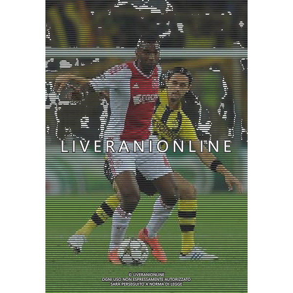 firo Fu§ball,Fussball, 18.09.2012 CL, UEFA Champions League, Saison 2012/2013, Gruppe D, Gruppenphase BVB, Borussia Dortmund - Ajax Amsterdam 1:0 Zweikampf, Neven Subotic, BVB, Ryan Babel, Ajax Amsterdam $worldrightsEs gelten unsere AGB, einsehbar auf www.firosportphoto.de copyright by firo sportphoto: Coesfelder Stra§e 207Ê 48249 D † L M E N (Duelmen) www.firosportphoto.de mail@firosportphoto.de (V o l k s b a n k B o c h u m - W i t t e n ) BLZ.: 430 601 29 Kt. Nr.: 341 117 100 Tel:Ê 02594-9916004 Fax:Ê 02594-9916005 AG ALDO LIVERANI S A S ONLY ITALY