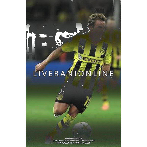 firo Fu§ball,Fussball, 18.09.2012 CL, UEFA Champions League, Saison 2012/2013, Gruppe D, Gruppenphase BVB, Borussia Dortmund - Ajax Amsterdam 1:0 Einzelaktion, Mario Gštze Goetze, BVB, ganze Figur $worldrightsEs gelten unsere AGB, einsehbar auf www.firosportphoto.de copyright by firo sportphoto: Coesfelder Stra§e 207Ê 48249 D † L M E N (Duelmen) www.firosportphoto.de mail@firosportphoto.de (V o l k s b a n k B o c h u m - W i t t e n ) BLZ.: 430 601 29 Kt. Nr.: 341 117 100 Tel:Ê 02594-9916004 Fax:Ê 02594-9916005 AG ALDO LIVERANI S A S ONLY ITALY
