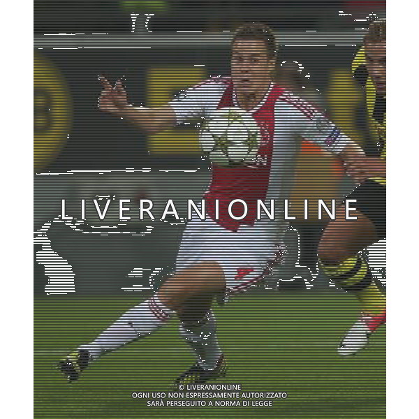 firo FuÃŸball,Fussball, 18.09.2012 Champions League , Saison 2012/2013 BVB Borussia Dortmund - Ajax Amsterdam 1:0 Einzelaktion Niklas Moisander $worldrightsEs gelten unsere AGB, einsehbar auf www.firosportphoto.de copyright by firo sportphoto: Coesfelder Str.207 48249 DÃ¼lmen www.firosportphoto.de mail@firosportphoto.de (V o l k s b a n k B o c h u m - W i t t e n ) BLZ.: 430 601 29 Kt. Nr.: 341 117 100 Tel:Â  02594 - 9916004 Fax:Â 02594 - 9916005 AG ALDO LIVERANI S A S ONLY ITALY