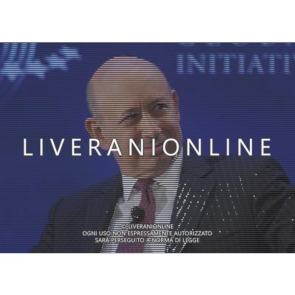 Lloyd Blankfein, chairman and chief executive officer of Goldman Sachs Group Inc., speaks at the annual meeting of the Clinton Global Initiative (CGI) in New York, U.S., on Monday, Sept. 24, 2012. The nonpartisan conference offers participants a forum for networking and building support for projects and financial commitments to alleviate poverty, disease and social obstacles and encourage development. ©photoshot/AGENZIA ALDO LIVERANI SAS - ITALY ONLY - Lloyd Blankfein, presidente e amministratore delegato di Goldman Sachs Group Inc., parla in occasione della riunione annuale della Clinton Global Initiative (CGI) a New York, Stati Uniti, 24 settembre 2012.