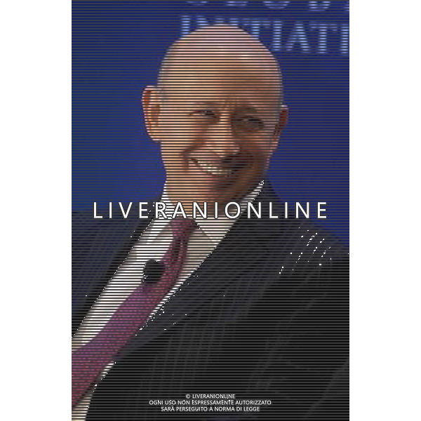 Lloyd Blankfein, chairman and chief executive officer of Goldman Sachs Group Inc., speaks at the annual meeting of the Clinton Global Initiative (CGI) in New York, U.S., on Monday, Sept. 24, 2012. The nonpartisan conference offers participants a forum for networking and building support for projects and financial commitments to alleviate poverty, disease and social obstacles and encourage development. ©photoshot/AGENZIA ALDO LIVERANI SAS - ITALY ONLY - Lloyd Blankfein, presidente e amministratore delegato di Goldman Sachs Group Inc., parla in occasione della riunione annuale della Clinton Global Initiative (CGI) a New York, Stati Uniti, 24 settembre 2012.