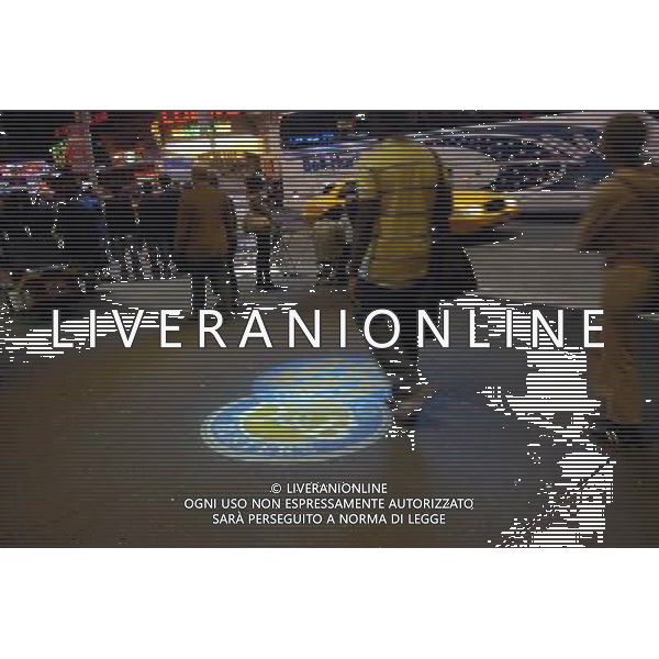 The logo of Dave \' Buster\'s in front of their Times Square restaurant in New York on April 13, 2006. The chain announced that it will filing for an IPO. ( Richard B. Levine) ©photoshot/Agenzia Aldo Liverani ITALY ONLY vedute citta\' di New York