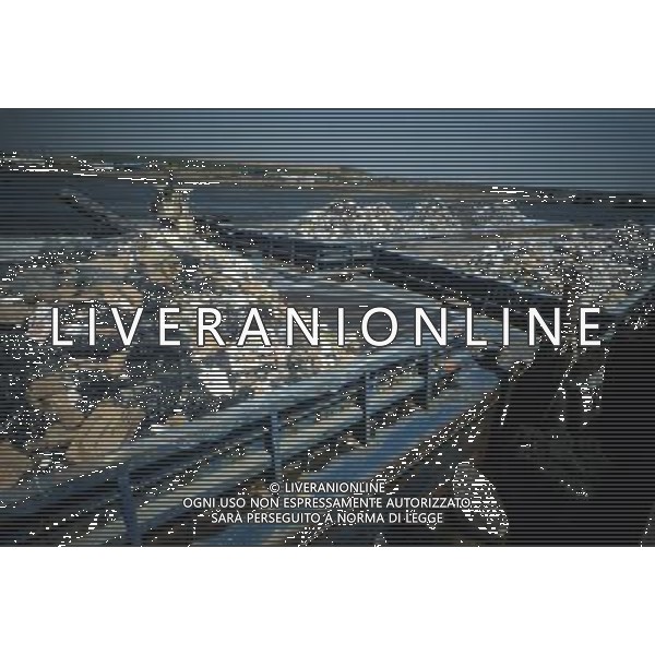 Barges with waste material docked at the Fresh Kills landfill in Staten Island in New York. ( Richard B. Levine) Â©photoshot/Agenzia Aldo Liverani ITALY ONLY vedute citta\' di New York