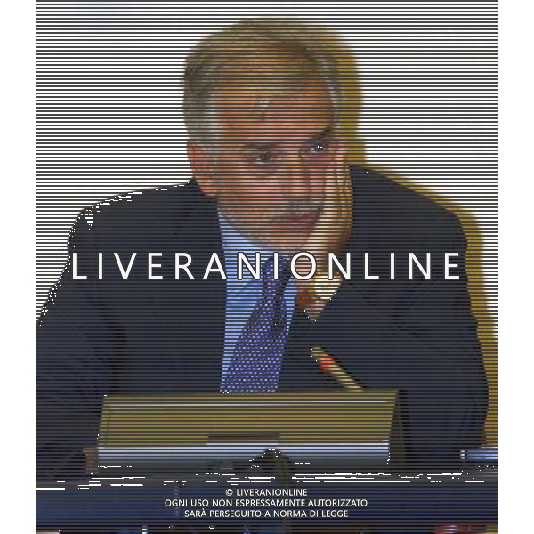 ROMA, 05 / 07 / 2004 RIUNIONE GIUNTA DEL CONI NELLA FOTO: IL SEGRETARIO GENERALE DEL CONI RAFFAELE PAGNOZZI PH LEONARDO CAVALLO / ALDO LIVERANI 