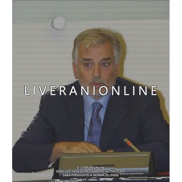ROMA, 05 / 07 / 2004 RIUNIONE GIUNTA DEL CONI NELLA FOTO: IL SEGRETARIO GENERALE DEL CONI RAFFAELE PAGNOZZI PH LEONARDO CAVALLO / ALDO LIVERANI 