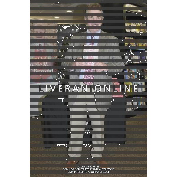 John Challis at a signing of his new book \'Boycie \' Beyond\' at Waterstones, The Liberty Shopping Centre, Romford, Essex on Saturday 29 September 2012. AG ALDO LIVERANI S A S ONLY ITALY