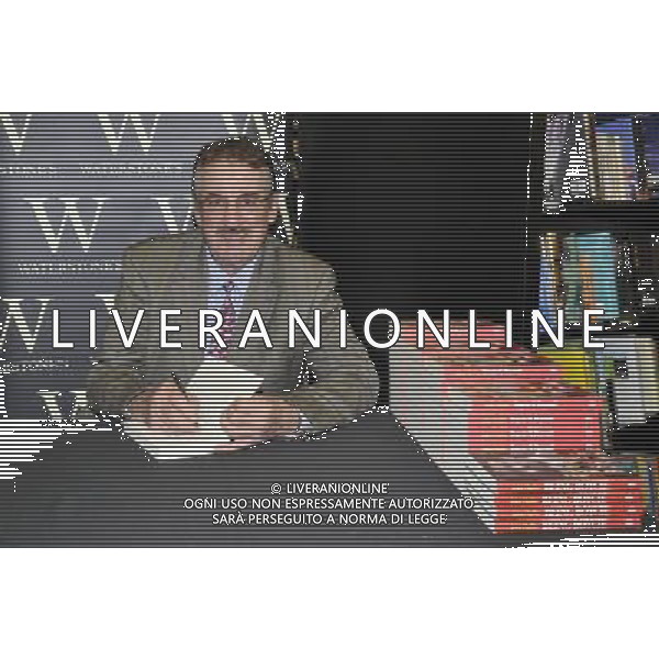John Challis at a signing of his new book \'Boycie \' Beyond\' at Waterstones, The Liberty Shopping Centre, Romford, Essex on Saturday 29 September 2012. AG ALDO LIVERANI S A S ONLY ITALY