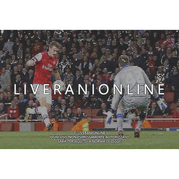 Arsenal\'s Aaron Ramsey scores his sides third goal 3-1 Football - UEFA Champions League Group B - Arsenal v Olympiakos FC - Wednesday 3rd October 2012 - Emirates Stadium - London © CameraSport - 43 Linden Ave. Countesthorpe. Leicester. England. LE8 5PG - Tel: +44 (0) 116 277 4147 - admin@camerasport.com - www.camerasport.com AG ALDO LIVERANI S A S ONLY ITALY