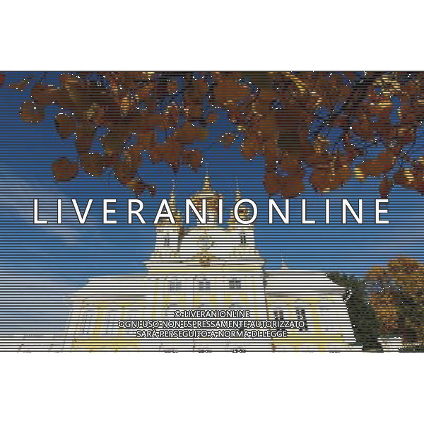 (121003) -- ST. PETERSBURG, Oct. 3, 2012 () -- Photo taken on Oct. 3, 2012 shows the view of the Peterhof Palace near St. Petersburg, Russia. (/Lu Jinbo) AG ALDO LIVERANI S A S ONLY ITALY