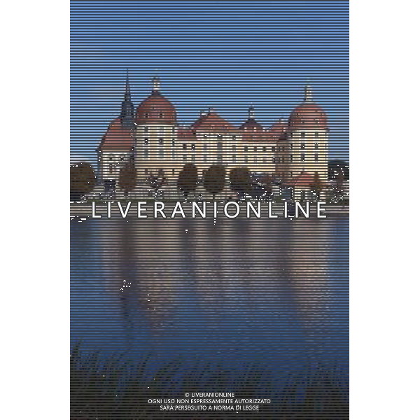 (121003) -- SACHSEN, Oct. 3, 2012 () -- Photo taken on Oct. 3, 2012 shows the scenery of baroque Schloss Moritzburg castle near Dresden in Sachsen, eastern Germany. (/Ma Ning) AG ALDO LIVERANI S A S ONLY ITALY