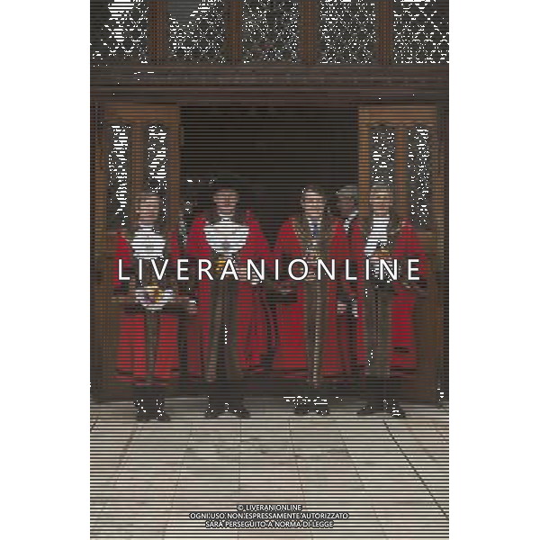 The newly elected Lord Mayor Lord Roger Gifford (2nd L)and current Lord Mayor Alderman David Wootton (2nd R) pose for photographers outside the Great Hall, Guildhall, in London. ©PHOTOSHOT/AGENZIA ALDO LIVERANI SAS - ITALY ONLY - EDITORIAL USE ONLY