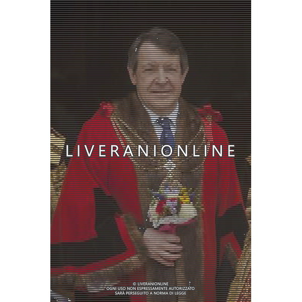 The newly elected Lord Mayor Lord Roger Gifford pose for photographers outside the Great Hall, Guildhall, in London. ©PHOTOSHOT/AGENZIA ALDO LIVERANI SAS - ITALY ONLY - EDITORIAL USE ONLY