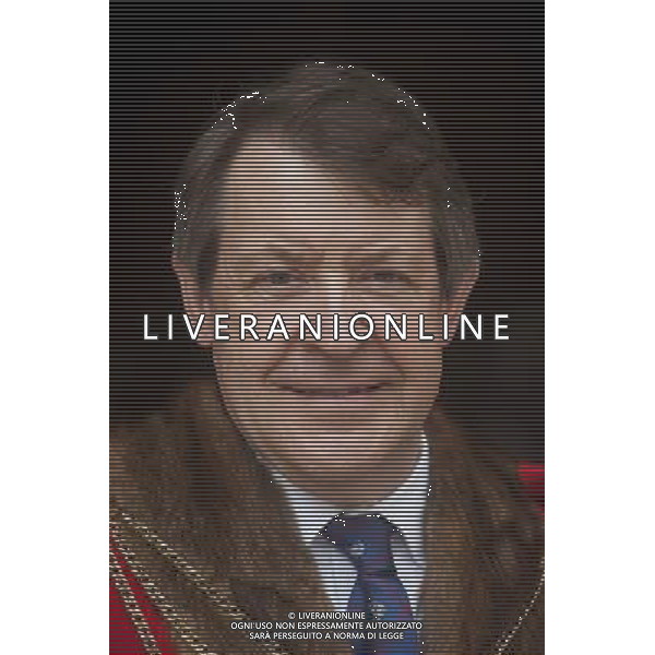 The newly elected Lord Mayor Lord Roger Gifford pose for photographers outside the Great Hall, Guildhall, in London. ©PHOTOSHOT/AGENZIA ALDO LIVERANI SAS - ITALY ONLY - EDITORIAL USE ONLY