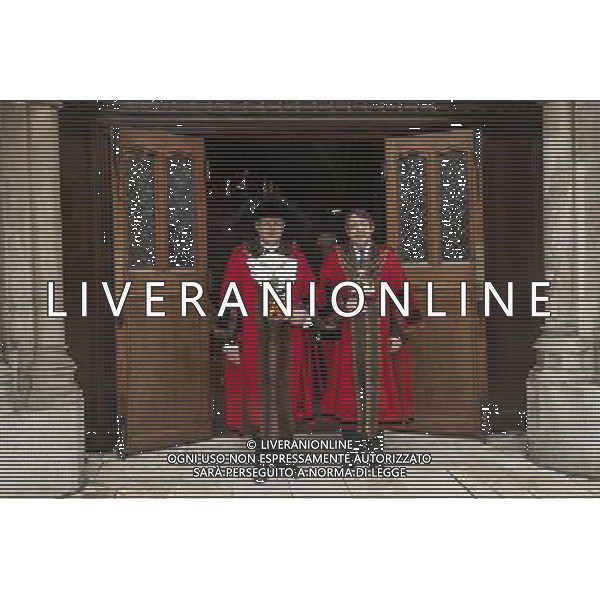 The newly elected Lord Mayor Lord Roger Gifford (R) and current Lord Mayor Alderman David Wootton pose for photographers outside the Great Hall, Guildhall, in London. ©PHOTOSHOT/AGENZIA ALDO LIVERANI SAS - ITALY ONLY - EDITORIAL USE ONLY