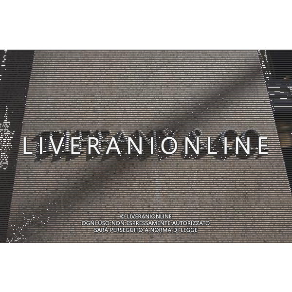 Tiffany \' Co. jewelers on Fifth Avenue on March 13, 2005. ( Richard B. Levine) Photo via Newscom Uffici e negozi nelle vie della Citta\' di New York