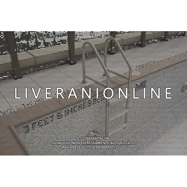 Empty rooftop pool in an apartment building in New York seen on Saturday, October 6, 2012. (å Richard B. Levine) ©photoshot/AGENZIA ALDO LIVERANI SAS - ITALY ONLY - EDITORIAL USE ONLY