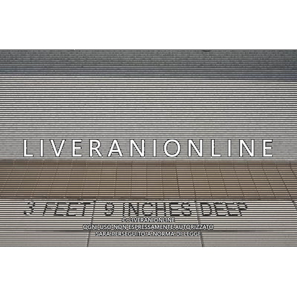 Empty rooftop pool in an apartment building in New York seen on Saturday, October 6, 2012. (å Richard B. Levine) ©photoshot/AGENZIA ALDO LIVERANI SAS - ITALY ONLY - EDITORIAL USE ONLY