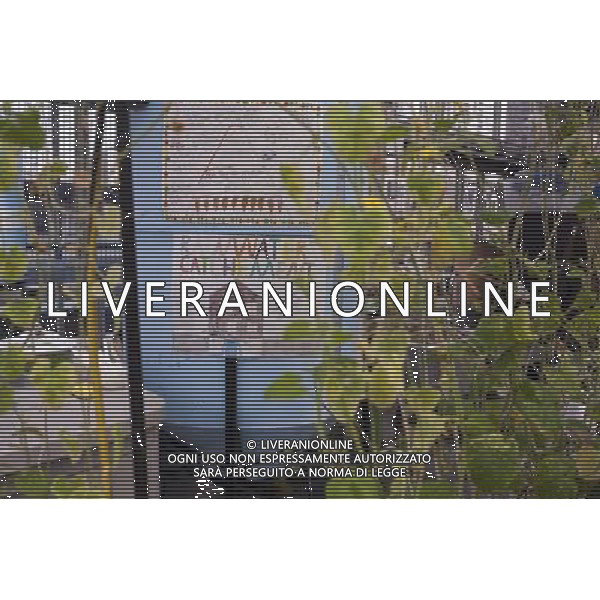 Hydroponic farming is seen on the rooftop Greenhouse Project classroom at the Manhattan School for Children in New York on Saturday, October 6, 2012. The greenhouse collects rainwater for irrigation growing their crops without carbon emissions or waste. The sustainable urban farm was created by the New York Sun Works Center. The lab teaches the students about sustainable food production and environmental science. (å Richard B. Levine) ©photoshot/AGENZIA ALDO LIVERANI SAS - ITALY ONLY - EDITORIAL USE ONLY