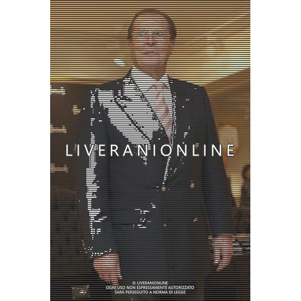 Sir Roger Moore poses for a photograph during a book singing event for his new book Bond on Bond at Harrods in London Britain 11 October 2012. English actor who portrayed James Bond from 1973 to 1985 signs copies of his new anthology Bond on Bond, published to coincide with the release of the new Bond film Skyfall this month and to mark the franchise\'s 50th anniversary. Features over 400 photographs and insights into filming. AG ALDO LIVERANI S A S ONLY ITALY