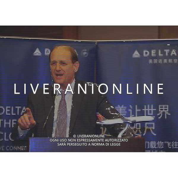 (121012) -- BEIJING, Oct. 12, 2012 () -- The CEO of Delta Air Lines Richard Anderson introduces new flight routes in Beijing, capital of China, Oct. 12, 2012. Delta will add flights between China\'s Beijing and America\'s Detroit in December this year, and will launce direct flights between east China\'s Shanghai to America\'s Seattle in June, 2013. (/Gong Lei) (mp) AG ALDO LIVERANI S A S ONLY ITALY