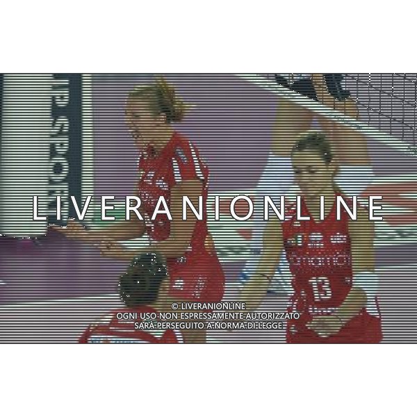Busto Arsizio esultanza VOLLEY SUPERCOPPA ITALIANA Busto Arsizio-Villa Cortese. Oggi 13 ottobre 2012 a Montichiari Ph Fotolive Richard Morgano AG ALD LIVERANI S A S