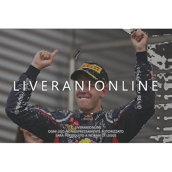 Sebastian Vettel (GER), Red Bull Racing 14.10.2012. Formula 1 World Championship, Rd 16, Korean Grand Prix, Yeongam, Korea, Race Day - www.xpbimages.com, EMail: requests@xpbimages.com - copy of publication required for printed pictures. Every used picture is fee-liable. © Copyright: Charniaux / XPB Images AG ALD LIVERANI S A S ONLY ITALY
