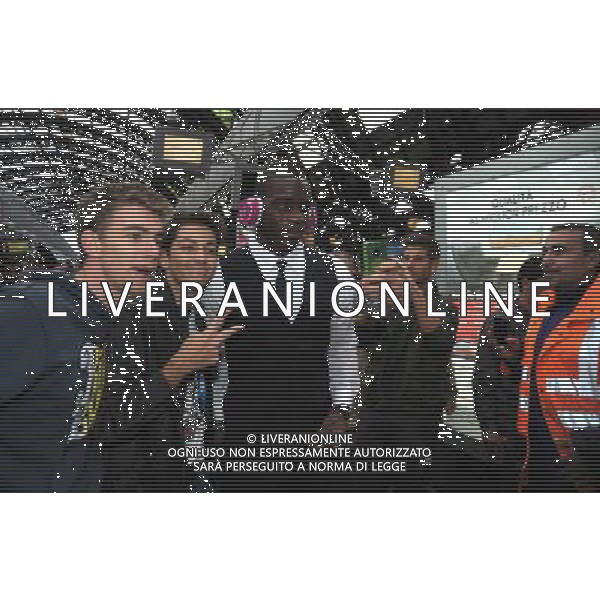 MILANO STAZIONE CENTRALE 15/10/2012 ARRIVO NAZIONALE ITALIANA DI CALCIO PER L\'INCONTRO CON LA DANIMARCA QUALIF BRASILE 2014 NELLA FOTO MARIO BALOTELLI FOTO MARIO ROMANO-AG ALDO LIVERANI S A S