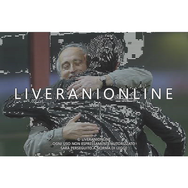 MILANO 15/10/2012 STADIO MEAZZA ALLENAMENTO DELLA NAZIONALE ITALIANA DI CALCIO NELLA FOTO ABETE ABBRACCIA MALDINI FOTO ROMANO/AG ALDO LIVERANI