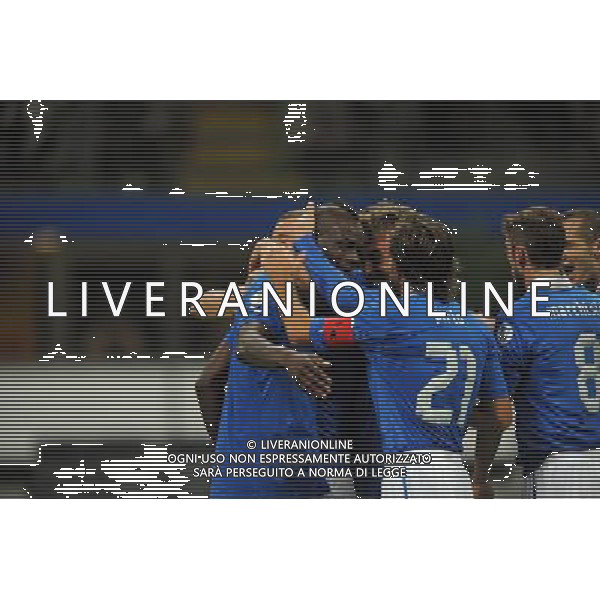 Italia-Danimarca Qualificazioni ai Campionati Mondiali di Calcio Brasile FIFA 2014 Gruppo B Milano- 16.10.2012 NELLA FOTO : ABBRACCI ESULTANZA DOPO IL GOL DI MARIO BALOTELLI ©Ravezzani/AGENZIA ALDO LIVERANI SAS