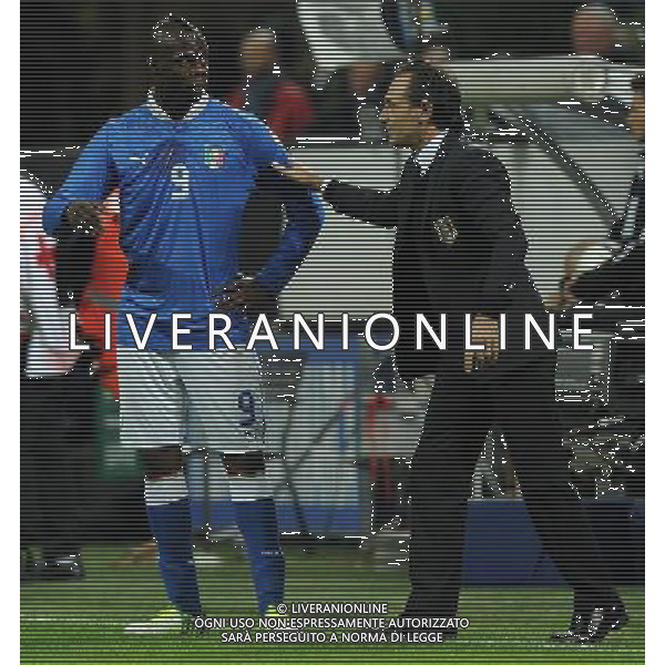 Qualificazioni ai Campionati Mondiali di Calcio Brasile FIFA 2014 Gruppo B Milano- 16.10.2012 Italia-Danimarca Nella Foto:Prandelli Cesare - Balotelli Mario /Ph.Vitez-Ag. Aldo Liverani