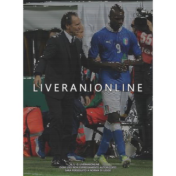 Qualificazioni ai Campionati Mondiali di Calcio Brasile FIFA 2014 Gruppo B Milano- 16.10.2012 Italia-Danimarca Nella Foto:Prandelli Cesare - Balotelli Mario /Ph.Vitez-Ag. Aldo Liverani
