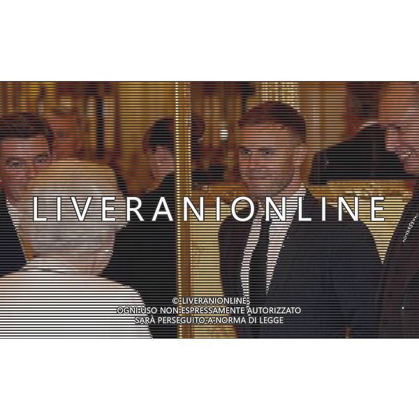 Gary Barlow meets the Queen, as he attends a glittering Buckingham Palace reception hosted by the Queen and Duke of Edinburgh for those who made the regional, national and international celebrations events to remember. ©photoshot/AGENZIA ALDO LIVERANI SAS - ITALY ONLY - REALI INGLESI: La Regina Elisabetta II d\'inghilterra durante un ricevimento per gli organizzatori e sostenitori delle celebrazioni per il Giubileo di diamante a Buckingham Palace a Londra