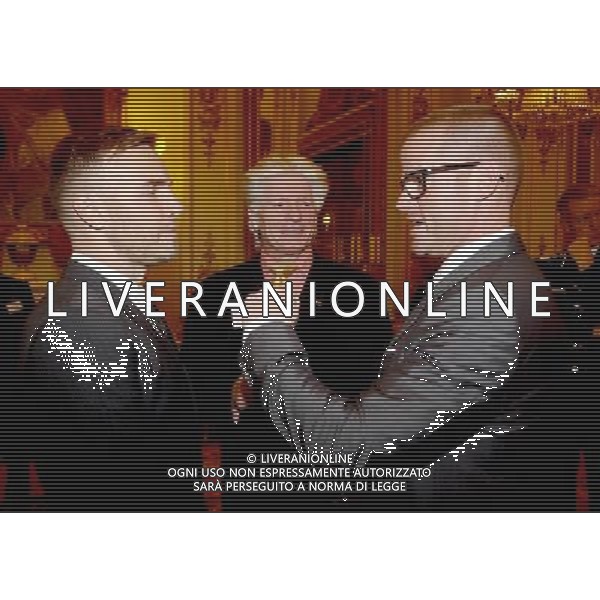 Gary Barlow, Heston Blumenthal and Bruno Peek attend as the Queen and Duke of Edinburgh host a reception for organisers and supporters of the celebrations for the Diamond Jubilee at Buckingham Palace. ©photoshot/AGENZIA ALDO LIVERANI SAS - ITALY ONLY - REALI INGLESI: La Regina Elisabetta II d\'inghilterra durante un ricevimento per gli organizzatori e sostenitori delle celebrazioni per il Giubileo di diamante a Buckingham Palace a Londra