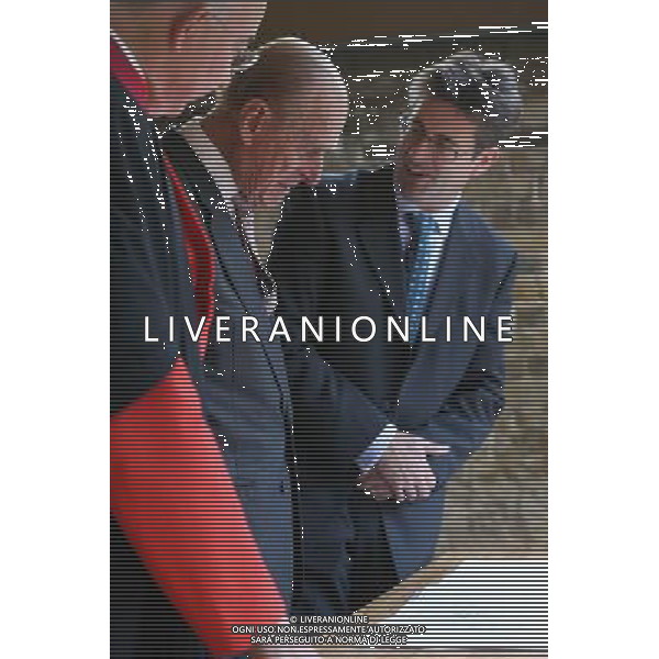 LONDON, ENGLAND - OCTOBER 17: Prince Philip, Duke of Edinburgh (C) speaks with Ptolemy Dean (R), the \'Surveyor of the Fabric\' at Westminster Abbey as he officially opens the new Cellarium cafe at Westminster Abbey on October 17, 2012 in London, England. During his visit to the Abbey the Duke of Edinburgh received a tour of the new Cellarium Cafe, the shop and kitchens, and meeting staff, college members and leading donors to Westminster Abbey. ©PHOTOSHOT/AGENZIA ALDO LIVERANI SAS - ITALY ONLY - REALI INGLESI: Il principe Filippo duca di Edimburgo all\'apertura ufficiale del nuovo Cellarium caffe\' nell\'Abbazia di Westminster il 17 ottobre 2012 a Londra, Inghilterra.