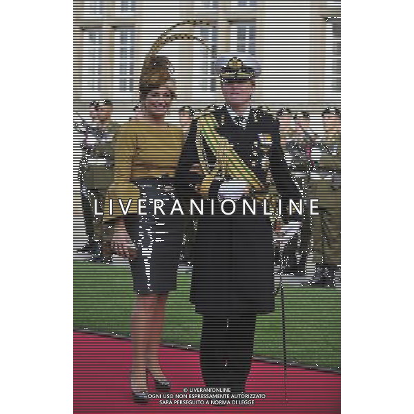 (121020) -- LUXEMBOURG, Oct. 20, 2012 () -- Netherlands\' Crown Prince Willem-Alexander and Princess Maxima arrive to attend the religious wedding service of Crown Prince Guillaume of Luxembourg and Belgian Countess Stephanie de Lannoy, at the Notre-Dame Cathedral in Luxembourg, Oct. 20, 2012. (/Ye Pingfan) ©photoshot/Agenzia Aldo Liverani Sas - ITALY ONLY - Matrimonio religioso tra il Granduca erede al trono di Lussemburgo Guillaume e la contessa Belga Stephanie de Lannoy nella Cattedrale di Nostra Signora di Lussemburgo 20 ottobre 2012.