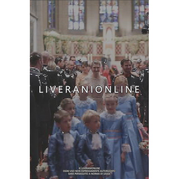 (121020) -- LUXEMBOURG, Oct. 20, 2012 () -- Luxembourg\'s Hereditary Grand Duke Guillaume (R) and Princess Stephanie (C) are seen during their religious wedding at the Cathedral of Our Lady of Luxembourg Oct. 20, 2012. (/Grand-Ducal Court of Luxembourg/Vic Fischbach) (bxq) ©photoshot/Agenzia Aldo Liverani Sas - ITALY ONLY - Matrimonio religioso tra il Granduca erede al trono di Lussemburgo Guillaume e la contessa Belga Stephanie de Lannoy nella Cattedrale di Nostra Signora di Lussemburgo 20 ottobre 2012.