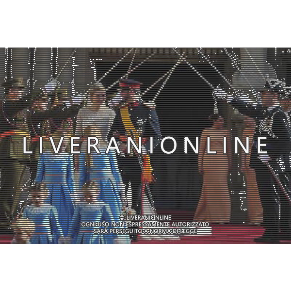 (121020) -- LUXEMBOURG, Oct. 20, 2012 () -- Luxembourg\'s Hereditary Grand Duke Guillaume and his wife Princess Stephanie, Hereditary Grand Duchess of Luxembourg, walk out from the Notre-Dame Cathedral after their religious wedding service in Luxembourg, Oct. 20, 2012. (/Ye Pingfan) ©photoshot/Agenzia Aldo Liverani Sas - ITALY ONLY - Matrimonio religioso tra il Granduca erede al trono di Lussemburgo Guillaume e la contessa Belga Stephanie de Lannoy nella Cattedrale di Nostra Signora di Lussemburgo 20 ottobre 2012.