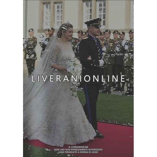 (121020) -- LUXEMBOURG, Oct. 20, 2012 () -- Belgium\'s Countess Stephanie de Lannoy (L) arrives with her brother Jehan de Lannoy for her religious wedding service with Luxembourg\'s Hereditary Grand Duke Guillaume, at Notre-Dame Cathedral in Luxembourg, Oct. 20, 2012. (/Ye Pingfan) ©photoshot/Agenzia Aldo Liverani Sas - ITALY ONLY - Matrimonio religioso tra il Granduca erede al trono di Lussemburgo Guillaume e la contessa Belga Stephanie de Lannoy nella Cattedrale di Nostra Signora di Lussemburgo 20 ottobre 2012.