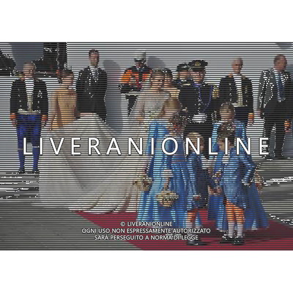 (121020) -- LUXEMBOURG, Oct. 20, 2012 () -- Belgium\'s Countess Stephanie de Lannoy arrives with her brother Jehan de Lannoy for her religious wedding service with Luxembourg\'s Hereditary Grand Duke Guillaume, at Notre-Dame Cathedral in Luxembourg, Oct. 20, 2012. (/Ye Pingfan) ©photoshot/Agenzia Aldo Liverani Sas - ITALY ONLY - Matrimonio religioso tra il Granduca erede al trono di Lussemburgo Guillaume e la contessa Belga Stephanie de Lannoy nella Cattedrale di Nostra Signora di Lussemburgo 20 ottobre 2012.