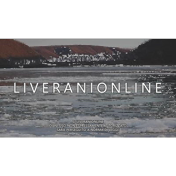 (121023) -- HEIHE(HEILONGJIANG), Oct. 23, 2012 () -- Drift ice flows on the Heilongjiang River at the section of Heihe City, northeast China\'s Heilongjiang Province, Oct. 23, 2012. Affected by the temperature drop, large amount of drift ice appeared in the river recently. (/Qiu Qilong) (ry) ©photoshot/AGENZIA ALDO LIVERANI SAS - ITALY ONLY - Lastre di ghiaccio in movimento scorre sul fiume Heilongjiang alla sezione di Heihe City, a nord est della Cina provincia di Heilongjiang, 23 ottobre 2012.